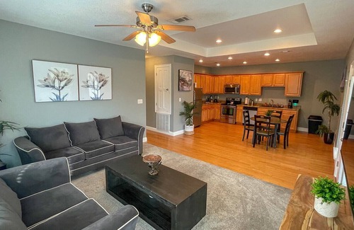 Kreole Apartment | Comfortable 3BR & 2BA/Full Kitchen/Parking