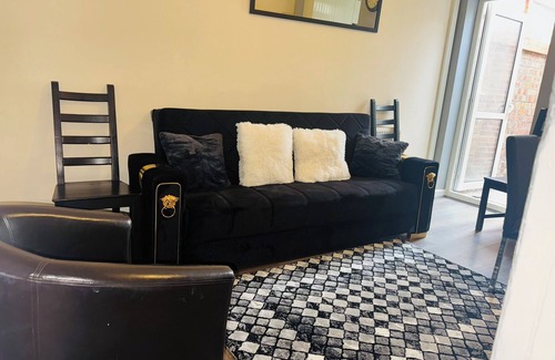 Wyken House | Comfortable 4-bedroom house close to Coventry city centre