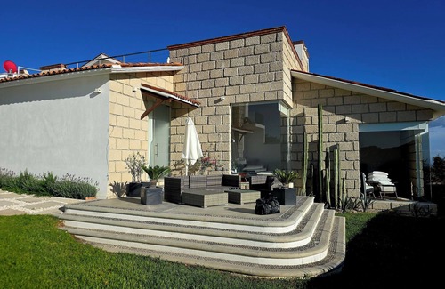 Bernal House | Comfortable, amplia y moderna casa familiar con vista a Pena de Bernal