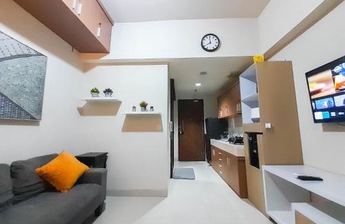 Catur Tunggal Apartment | Comfortable and Homey 1BR at Uttara The Icon Apartment By Travelio