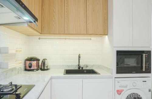Kampung Bali Apartment | Comfortable and Simply 1BR at The Boulevard Apartment By Travelio