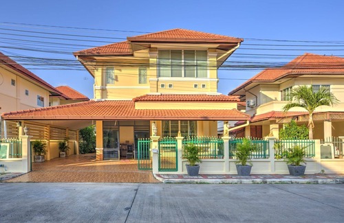 Hang Dong Villa | Comfortable and spacious Villa in quiet, secure up market Housing Estate.