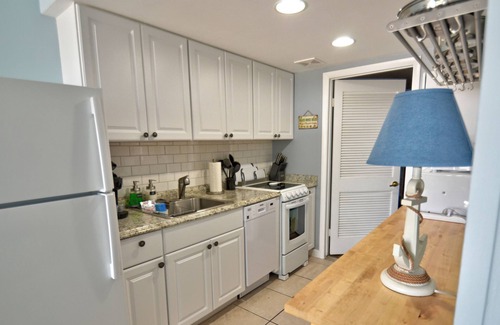 Wildwood Crest House | Comfortable and clean OCEAN FRONT condo in beautiful Wildwood Crest