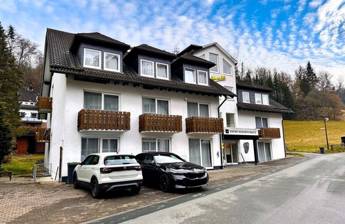Zueschen Apartment | Comfortable and versatile room -perfect for relaxation, work and exchange