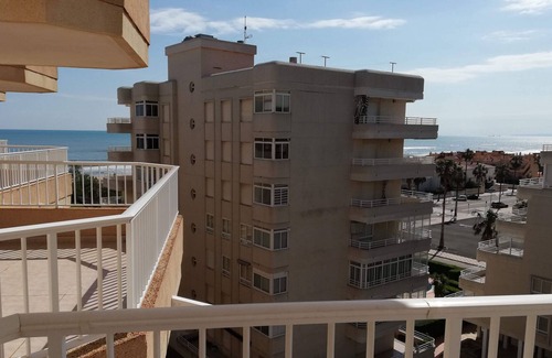 Xeraco Apartment | Comfortable apartment with a large terrace and a fantastic view of the sea and the mountains!