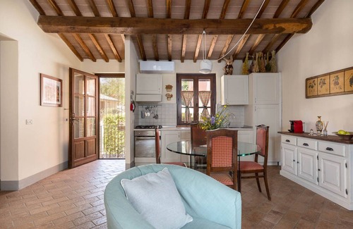 San Gimignano Villa | comfortable apartment with private garden in San Gimignano
