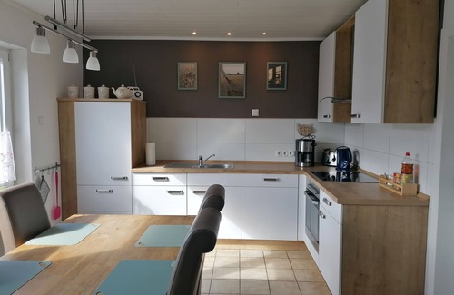 Strotzbusch Apartment | Comfortable apartment, 85sqm, 2 bedrooms, wifi, garden