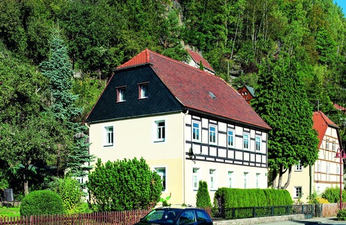 Postelwitz Apartment | comfortable apartment on the Elbe/Apartment "Falkenstein"