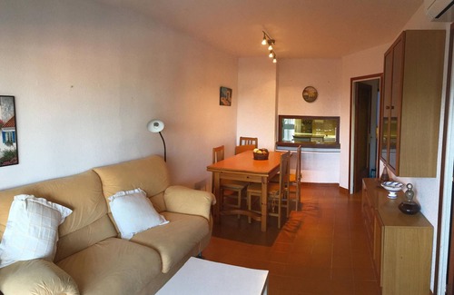 Comarruga Apartment | Comfortable apartment near the beach and Barcelona