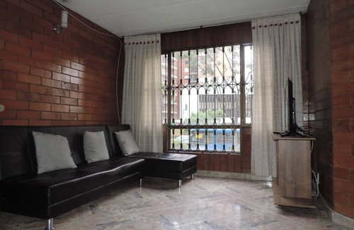 Calle 26 Apartment | Comfortable Apartment Near Airport