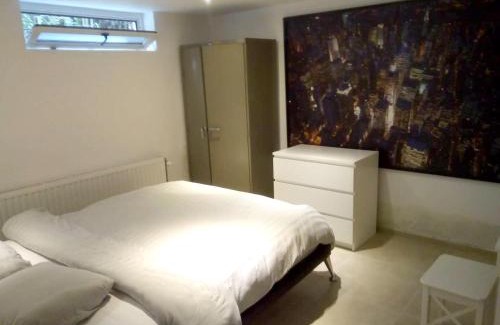 Waterloo Apartment | Comfortable Apartment in Waterloo with Jacuzzi - 78m²