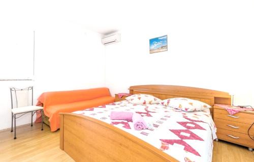 Palit Apartment | Comfortable apartment with garden in Palit, 100 m², for 6 guests.