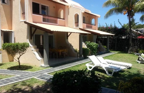 Grand Gaube Villa | Comfortable Beachfront Bungalow With Pool - by Feelluxuryholidays