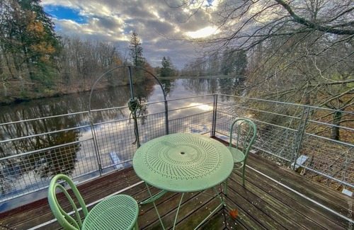 Villefavard Cabin | Comfortable cabin over a pond, private access, pontoon.