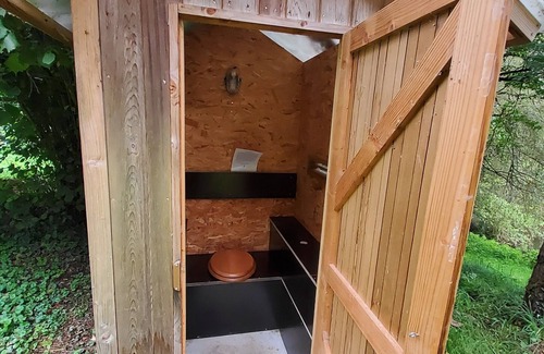 Villefavard Cabin | Comfortable cabin over a pond, private access, pontoon.