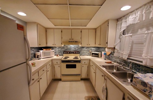 Lely Condo | Comfortable Condo in a fantastic location to beaches and downtown Naplesn