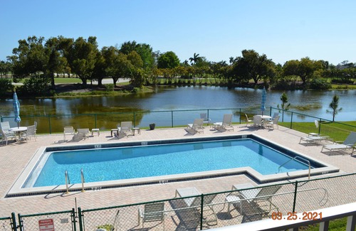 Lely Condo | Comfortable Condo in a fantastic location to beaches and downtown Naplesn