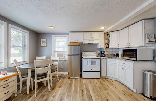 Hampton Condo | Comfortable condo with partial AC, and high-speed WiFi.