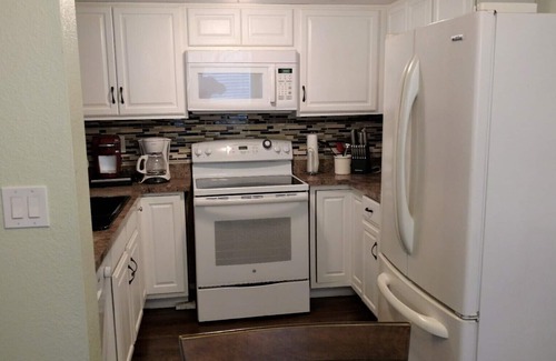 Chandler Condo | Comfortable Corner 1st floor Condo