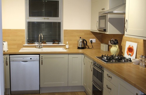 Woodend Cottage | Comfortable cottage in stunning location.