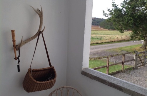 Woodend Cottage | Comfortable cottage in stunning location.