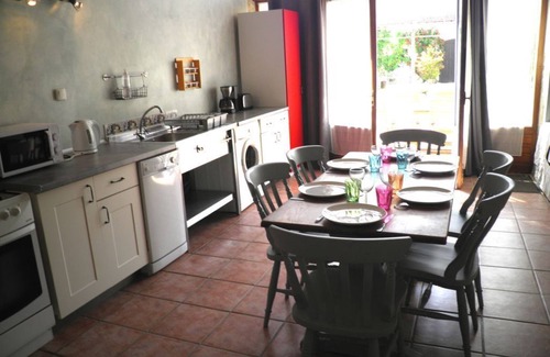 Haimps Cottage | Comfortable cottage for 6 people with swimming pool in lush greenery