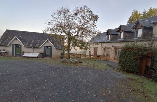 Donzenac House | Comfortable country house (linen/internet/air conditioning) 5 minutes from the A20 motorway