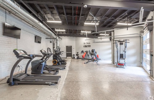Davenport Apartment | Comfortable Downtown Studio