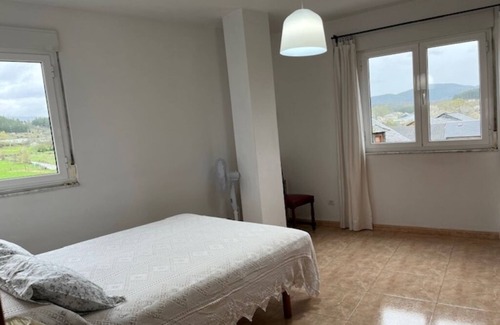 Fontoria Apartment | Comfortable 2bed flat, charming village, river swimming pools, near Ponferrada.