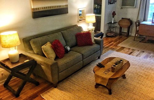 Chariton House | Comfortable family-friendly 3 bedroom house in south central Iowa
