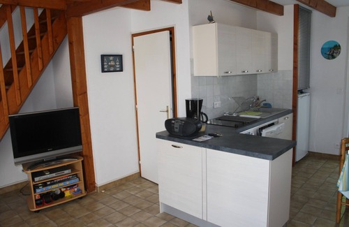 Meschers-sur-Gironde Villa | Comfortable Villa In Residence With Pool And Tennis Court