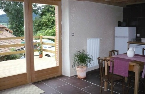 Saint-Romain-d'Urfe Cottage | Comfortable Cottage with Private Terrace - Free Wifi