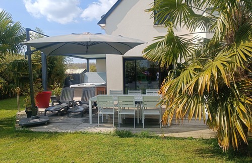 Thorigne-Fouillard House | Comfortable family home with high-end spa between forest, city and sea