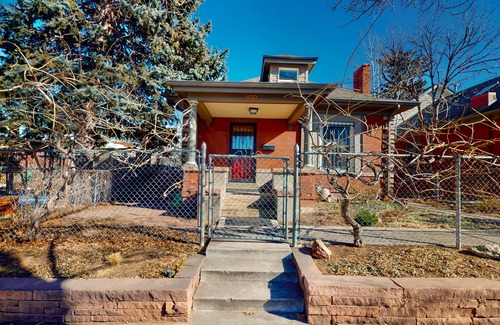 Lincoln Park Apartment | Comfortable guesthouse, prime location with patio