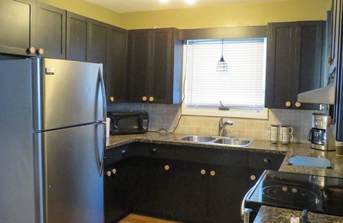 East Kildonan Apartment | Comfortable "home away from home" - 1BR APT