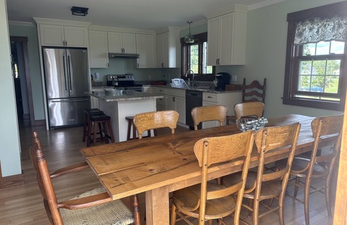 Belmont House | Comfortable Home close to Belfast