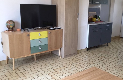 Aspremont House | Comfortable house with garden and barn. Suitable for families. Sleeps 6.