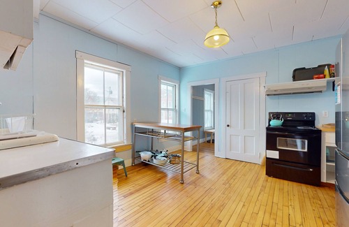 Weston House | Comfortable in-town house, dog-friendly, river view, w/d, TV w/Roku, wifi,