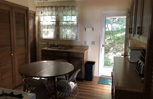 Michigan City Cottage | Comfortable Lake Michigan Cottage Beautiful Beach Reasonably Priced