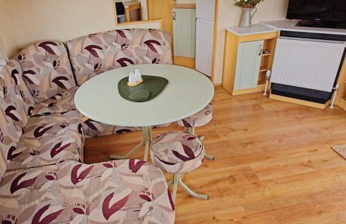 Lecemy Ski Chalet | Comfortable Mobile Home in the Countryside