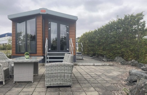 Mitwitz House | Comfortable mobile home with large terrace and private parking space.