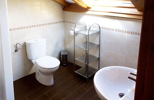 Valdes Bed & Breakfast | Comfortable room for 2 pax BBQ garden in coastal town