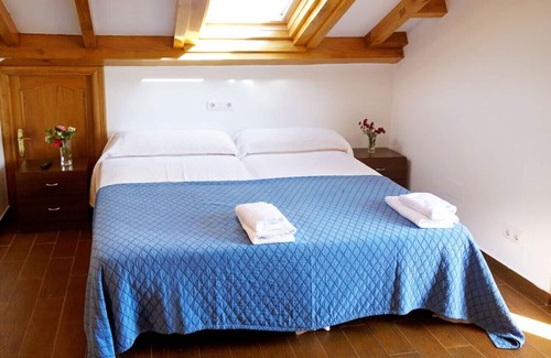 Valdes Bed & Breakfast | Comfortable room for 2 pax BBQ garden in coastal town