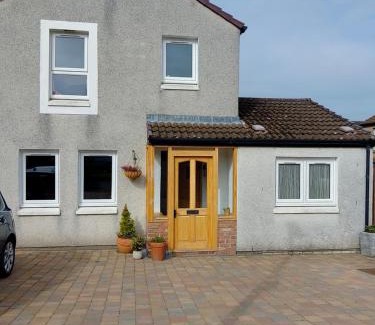 Longcroft House | Comfortable room with en suite
