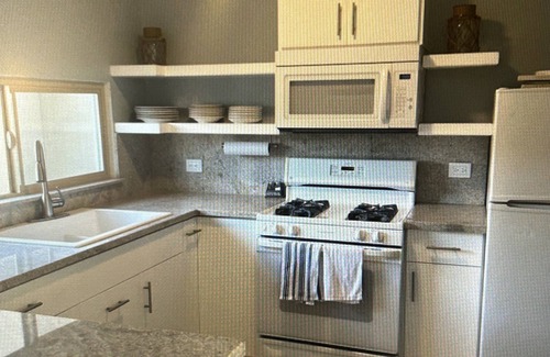 Colinas del Mar House | Comfortable safe gated community, located 12 min away from Valle de Guadalupe.