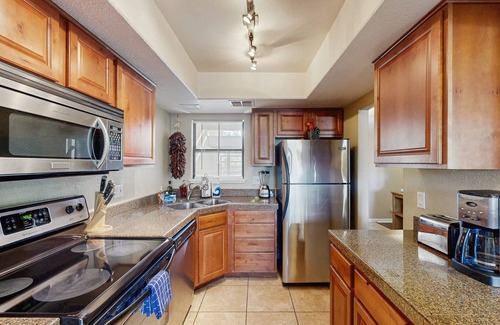 Tucson Condo | Comfortable, Single-Level Condo with Free WiFi, Washer/Dryer, & Shared Pool