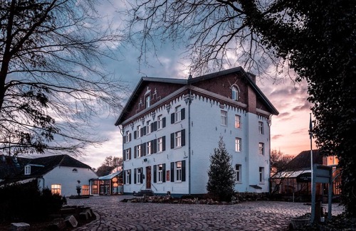 Baarlo Apartment | Comfortable Stay! Free Parking, Onsite Dining! Close to Stuw Belfeld!