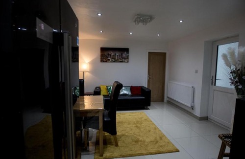 Shirley House | Comfortable stay in Shirley, Solihull - Room 4