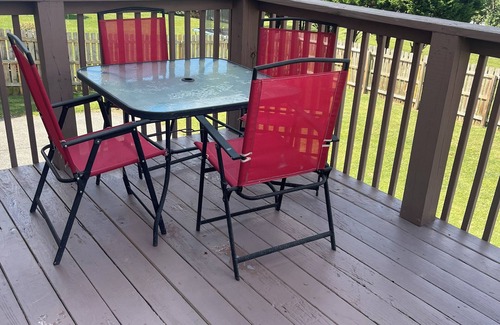 Christiansburg House | Comfortable stay for your family, friends and/or groups of 8 people.