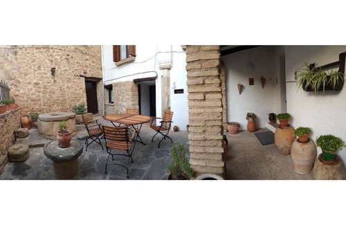 Artajona House | Comfortable stone house, near Pamplona and 100 m from the medieval enclosure